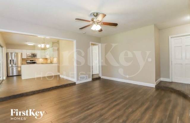 1005 Greenbriar Drive