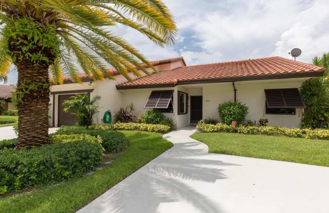 1417 Riverside Circle