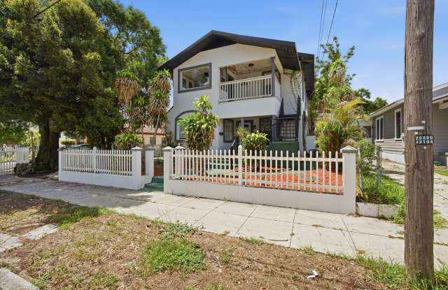 Beautiful remodeled 2nd Floor Condo in Ybor City