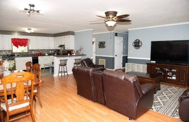 122 Friar Tuck Avenue