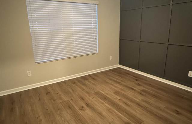 115 Oak Terrace Lane