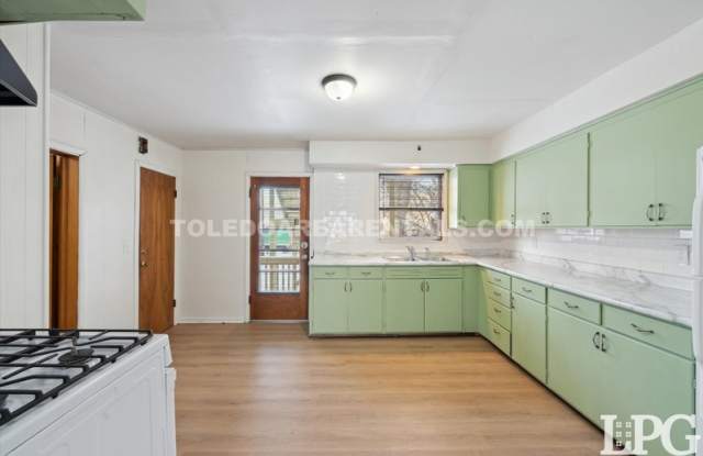 1954 Barrows St