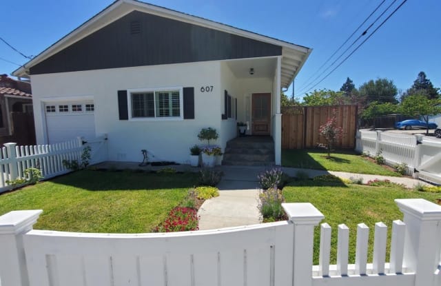 607 Hawes ST - 607 Hawes Street, Redwood City, CA 94061