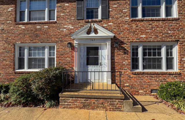 Hessian Hills first-floor Condo 2bed/1bath rental