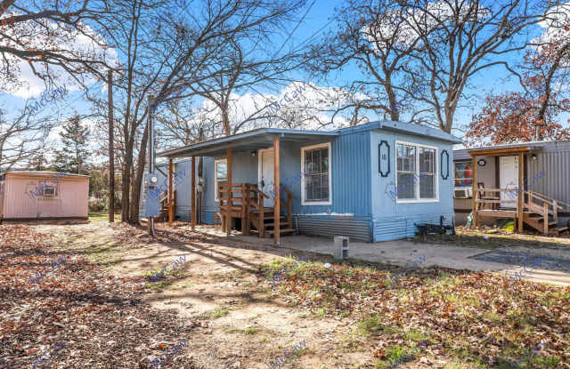 Photo of Spacious 2/1 Mobile Home in Denison!