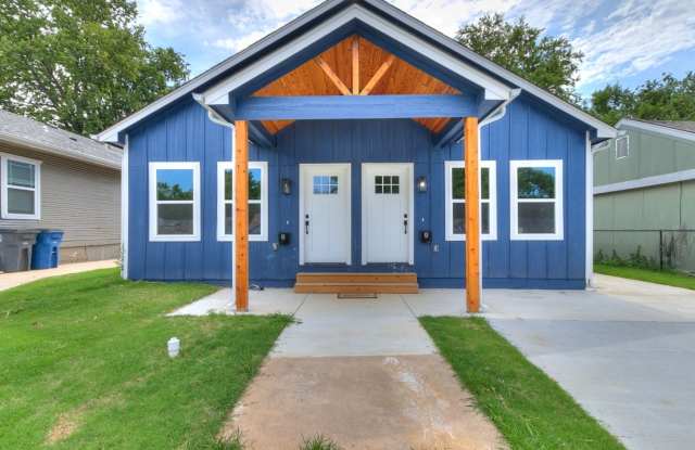 Adorable move in ready Duplex.