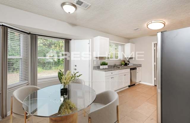 6121 Creekford Drive