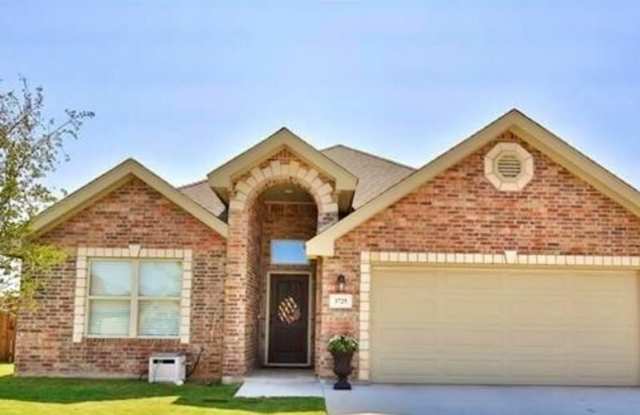3725 Bettes Lane