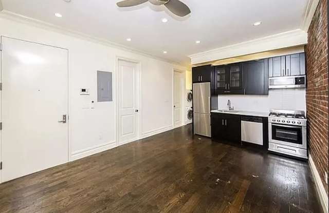 Photo of 346 E 13th St