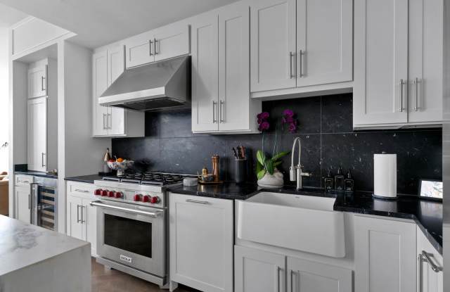 1616 West End Avenue