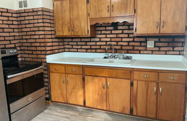 3 bedroom 1.5 bathroom single family home