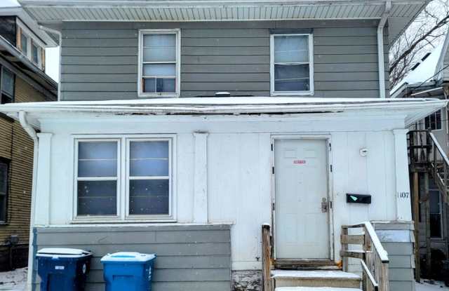 FOR RENT- 1107 Mulberry St- Pets Ok with conditions!