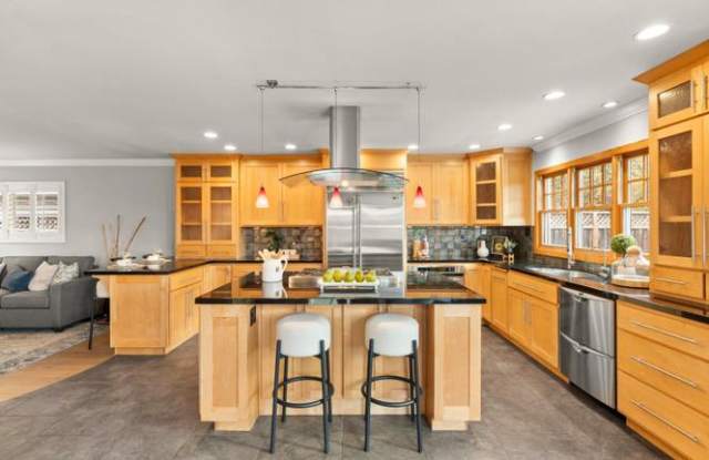 5251 Larchwood Drive