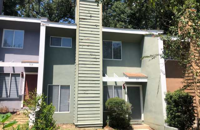 2 story townhouse near TMH!!! - 517 Teal Lane, Tallahassee, FL 32308