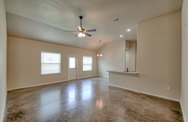 GORGEOUS 3 BEDROOM DUPLEX LOCATED IN BUDA, TEXAS!