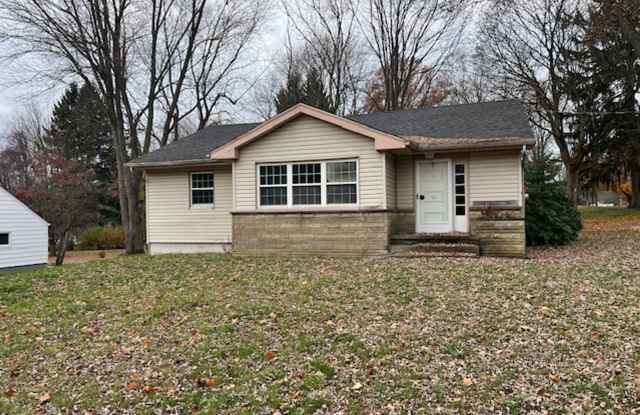 Photo of Spacious Kent Ranch w/ Finished Basement  2-Car Garage