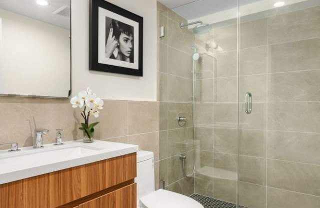 284 Manhattan Avenue