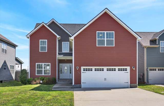 Pet Friendly Four Bedroom with Bonus!