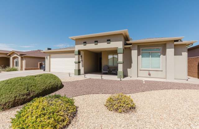 Photo of Meticulously kept 4 bedroom home with RV Parking/Hook ups