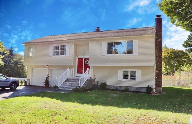 7 Crown Street - 7 Crown Street, Trumbull, CT 06611