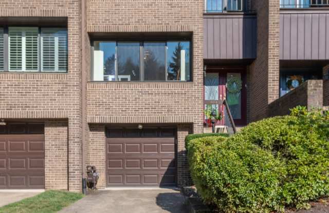 Photo of 804 Fairways Drive - 1