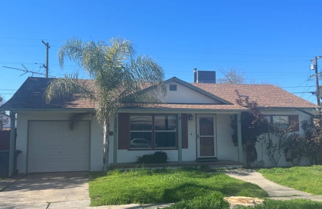 2321 Green Street - 2321 Green Street, Merced, CA 95340