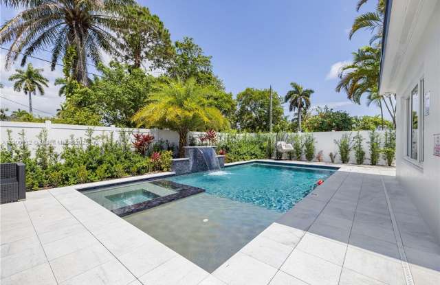 1104 N 13th Terrace, Hollywood, FL 33019