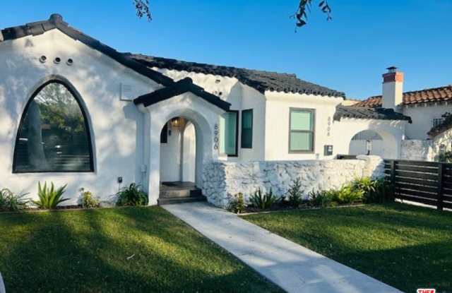 8906 Harvard Boulevard