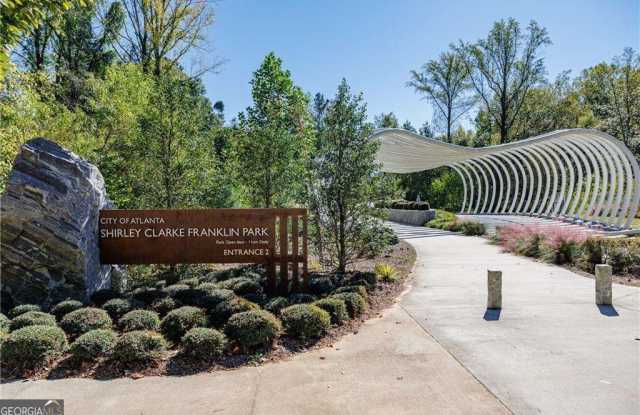 Photo of 1032 Robert Smalls Way