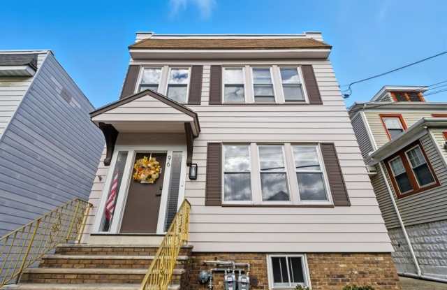 Photo of 96 Arlington Boulevard 1