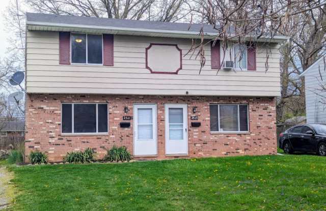 Charming 2-Bedroom Townhome with Spacious Bedrooms! - 2511 Crehore Street, Lorain, OH 44052