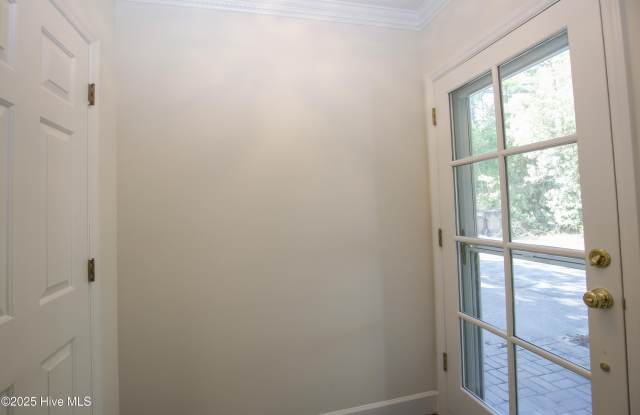 412 W Love Forty Drive W