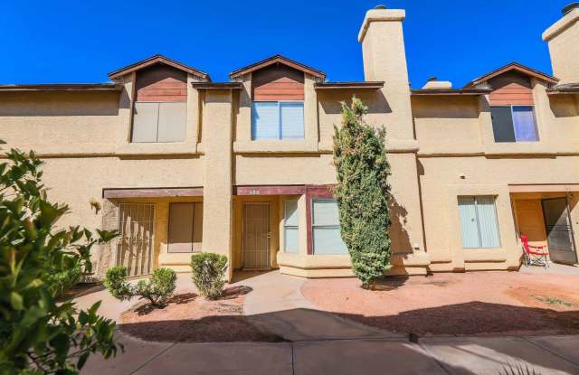 CUTE 2 BEDROOM CONDO!