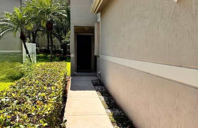1290 Sorrento Drive