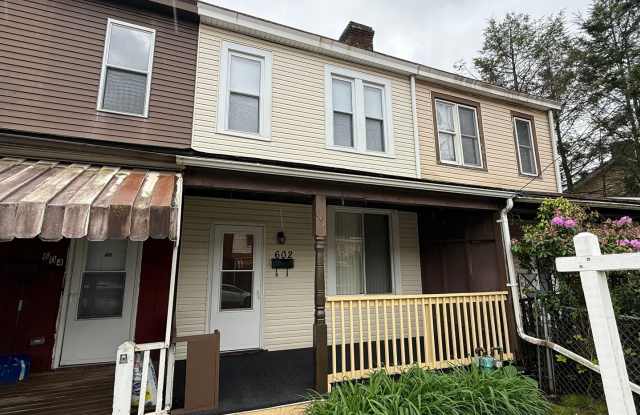 Cozy Home - Munhall