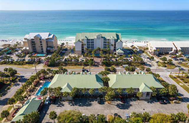 Beautifully furnished 2B/2B condo steps from Gulf of Mexico available for long term lease!
