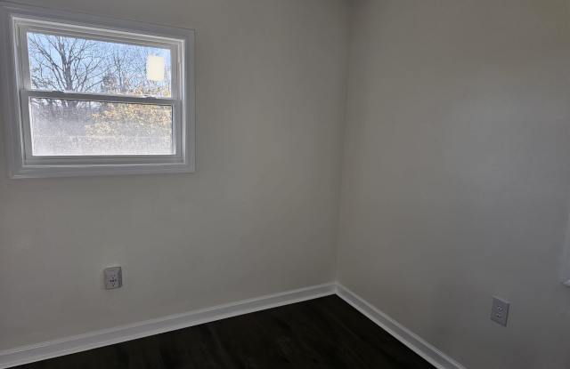 3303 George Light Rd