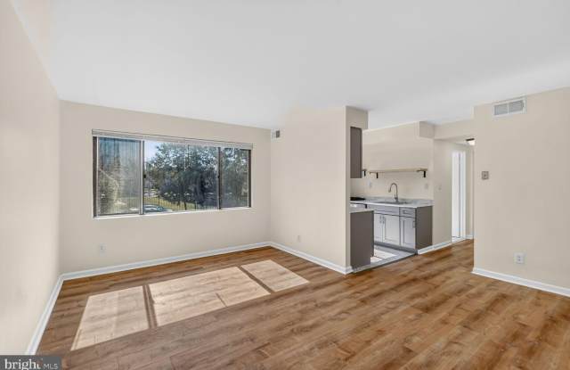 1031 MICHIGAN Avenue NE unit: 203