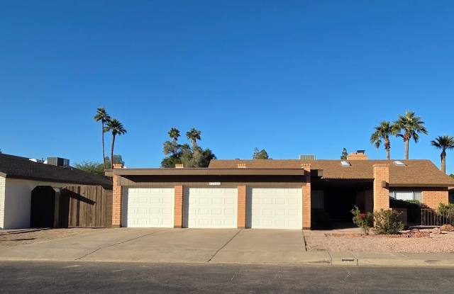 Photo of 1650 W KIOWA Avenue