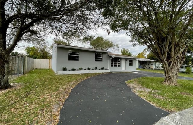 6830 SW 17th St - 6830 Broadview Blvd, North Lauderdale, FL 33068