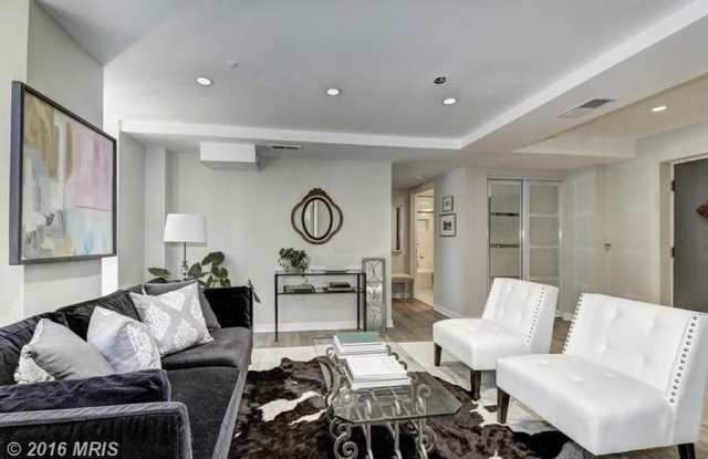 $500 Off for a lease start by 12/15 Available Now! 2 Bedroom Condo in Adams Morgan! 10 Minute Walk to Redline Metro!