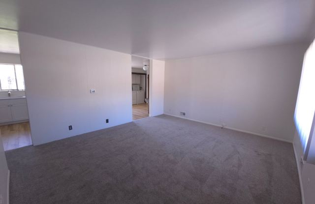 Martin Acres Ranch home with New Kitchen and Flooring