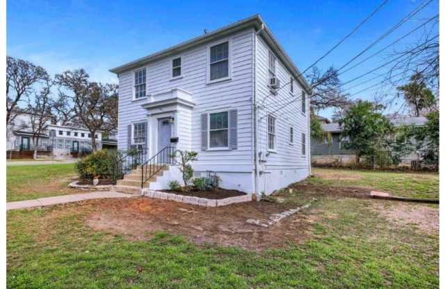 Photo of 401 E. 33rd St