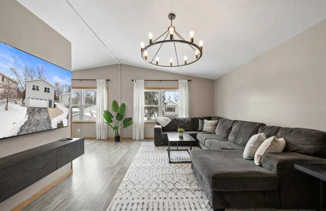 Pet-Friendly Retreat in Twin Lakes Available for Monthly  Mid-Term Rentals