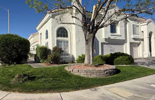 Gorgeous 3 bedroom Townhome ready for immediate move-in!