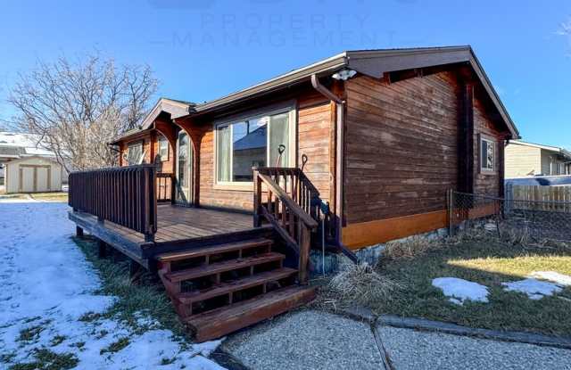 Cozy 2 bed/ 1 bath- Dog Friendly House