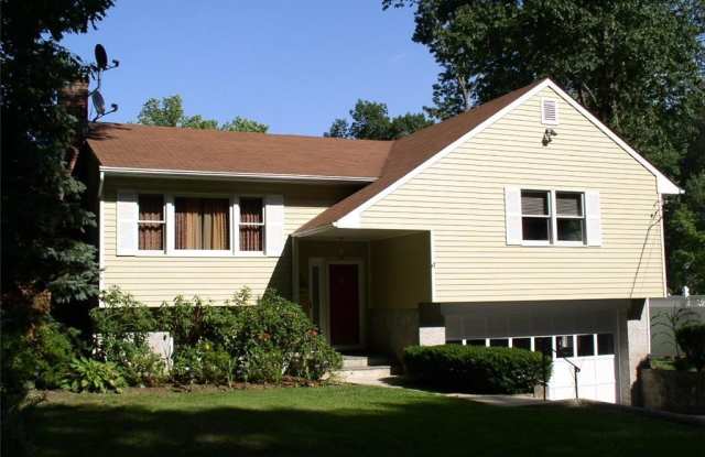 6 Railside Avenue