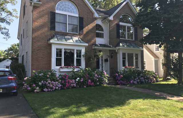 3 Elizabeth Court