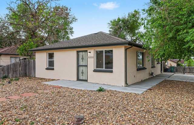 Newly remodelled 3 bedroom ranch - available May 1st!!!