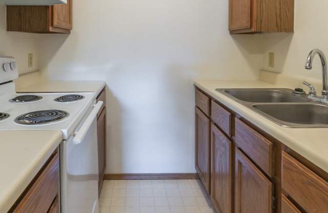 2 Bedroom Apartment- Pre-lease for Next semester!